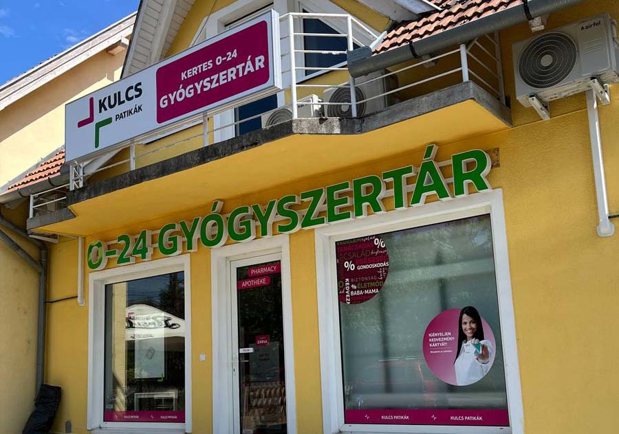 FINISBEN AZ ÚJ GYÓGYSZERTÁR NYITÁSA