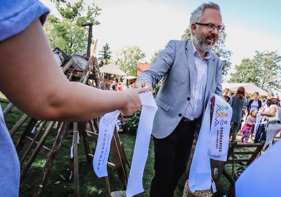 Idén is kitűzzük a fehér szalagot!